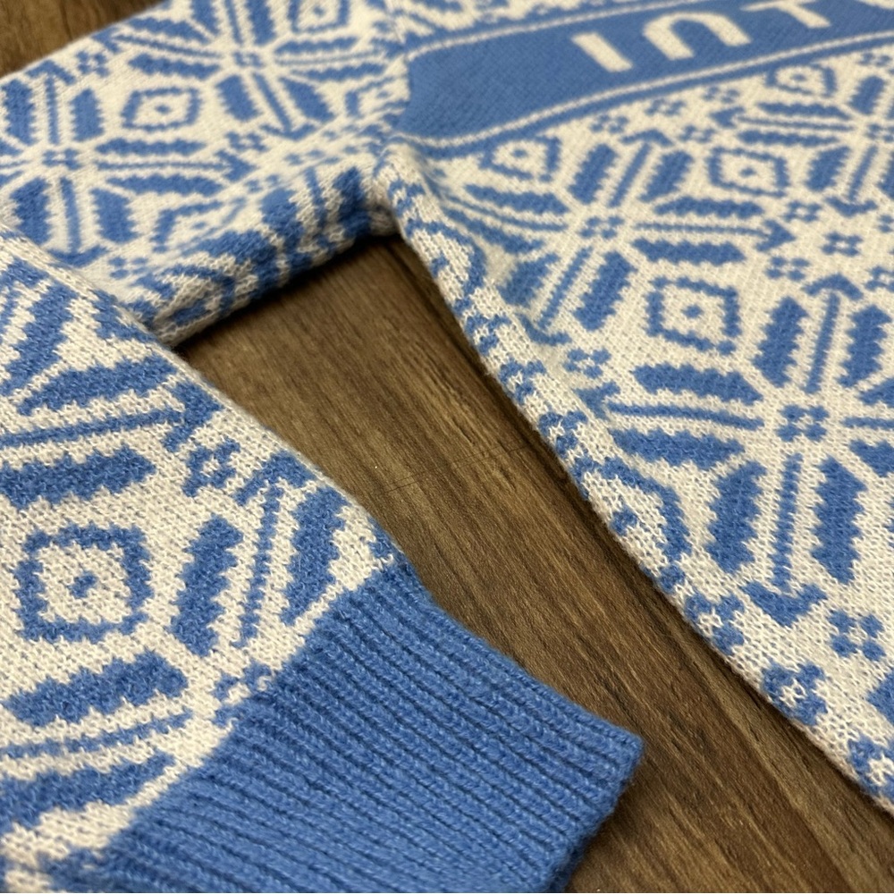 Intuit Winter Crew Neck Ugly Christmas Knit Sweater Size L Blue White Snowflake - Picture 3 of 6